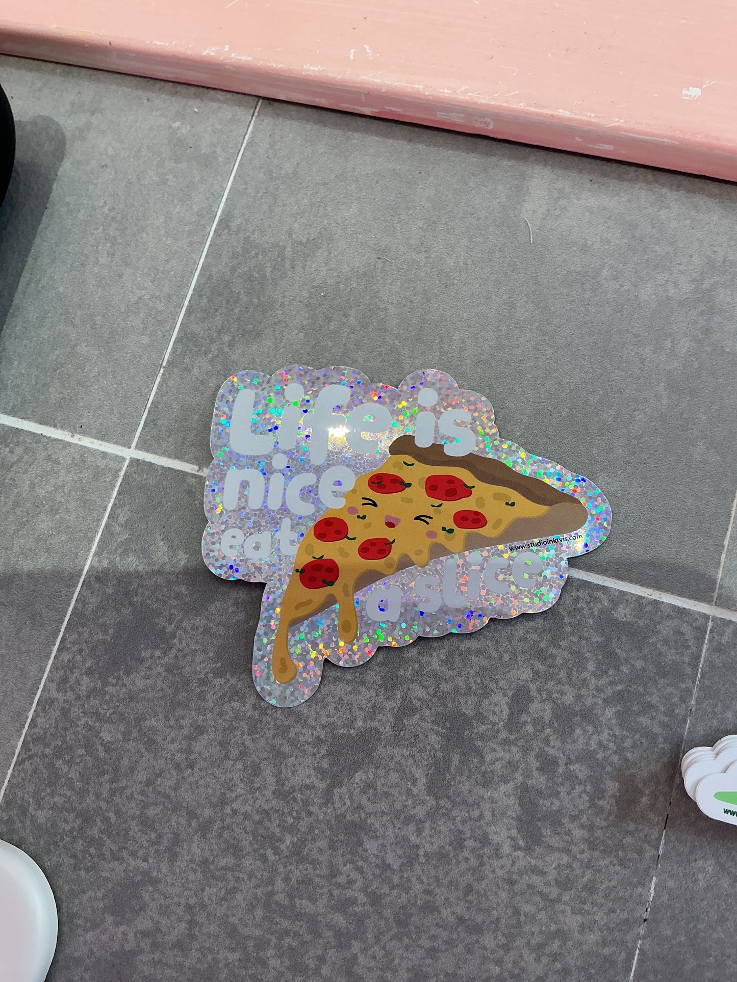 Tarra ”life is nice eat a slice”