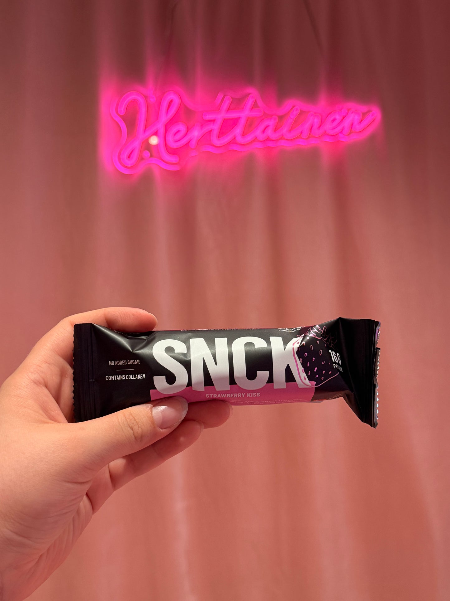 SNCK STRAWBERRY KISS BAR